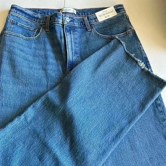 Abercrombie and fitch - Picture 2 of 5